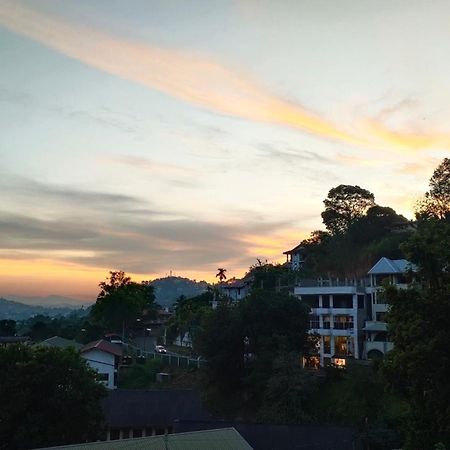 Marvel Hills Kandy Exterior foto