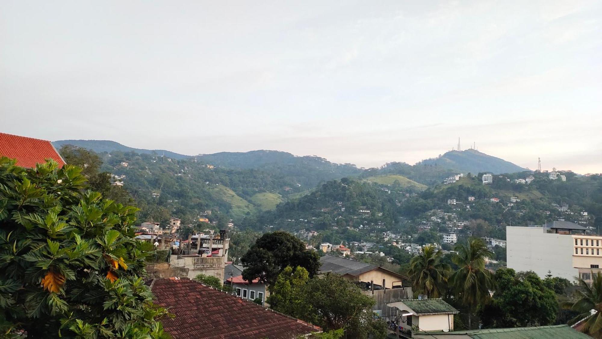Marvel Hills Kandy Exterior foto