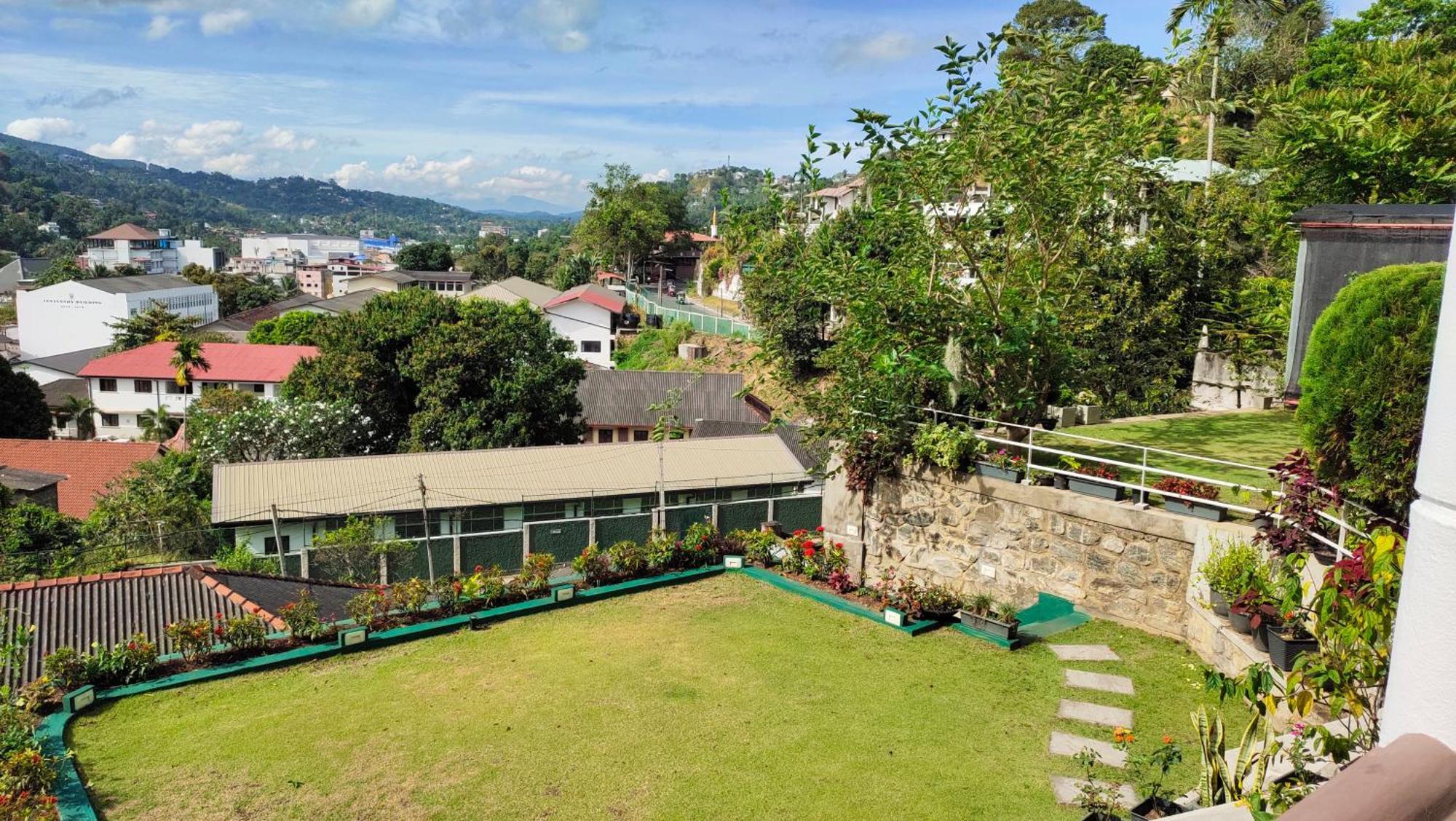 Marvel Hills Kandy Exterior foto